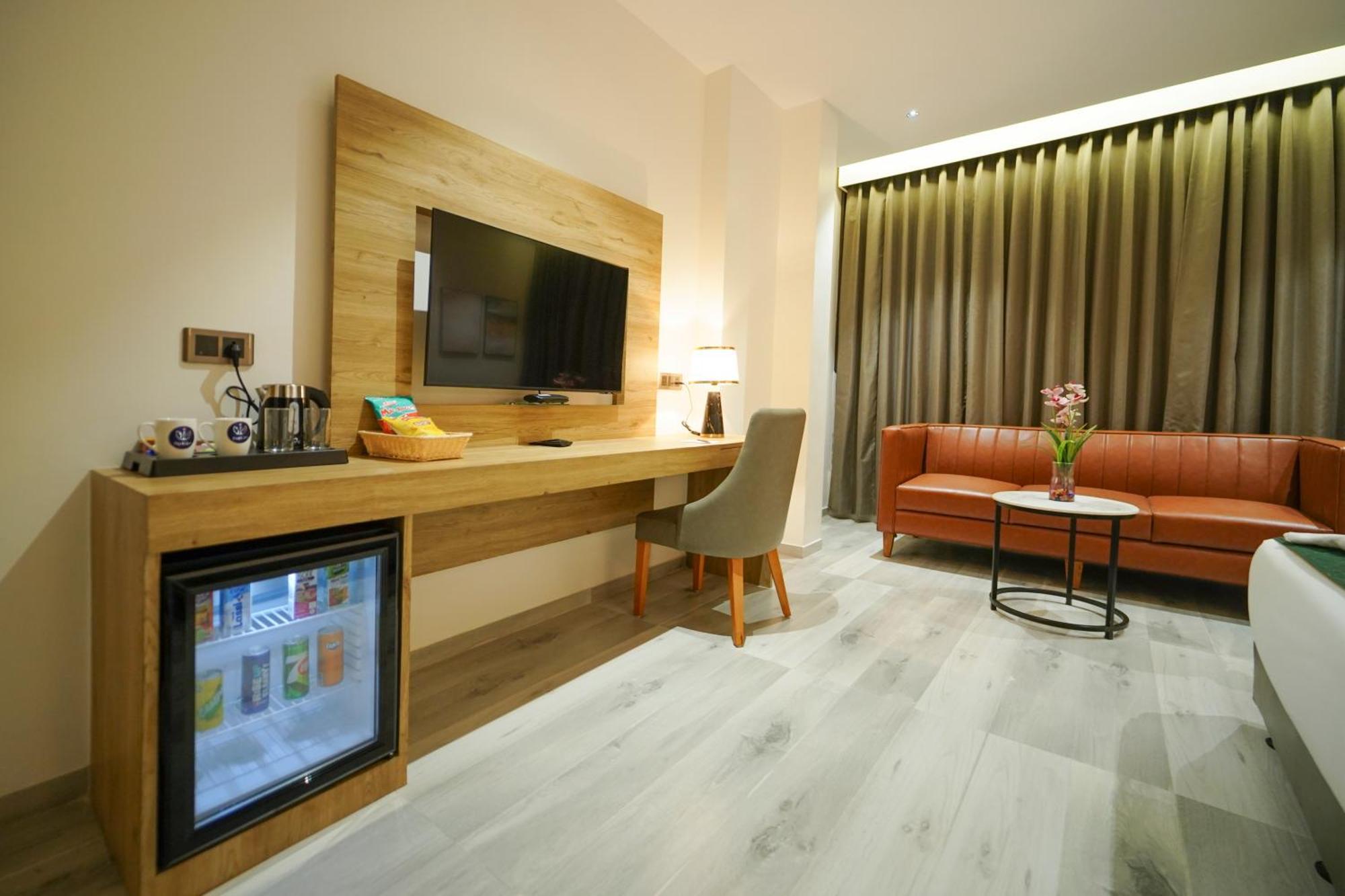 Hotel Park Inn Nellore - Near The Hospital & Highway Exterior photo